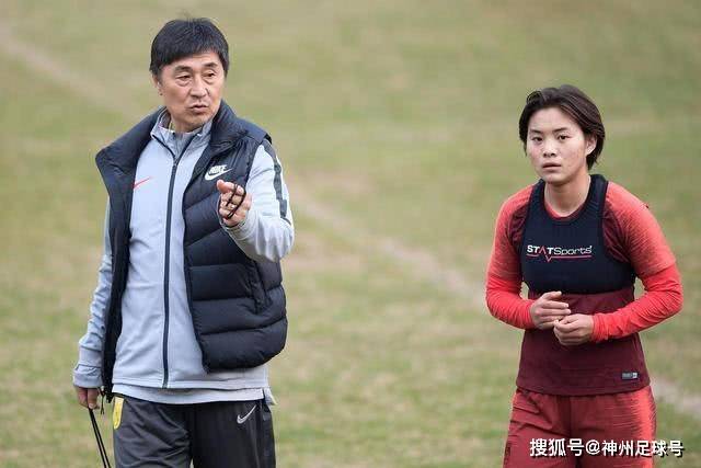 一场低效表现却助力球队大胜的奇妙对比
